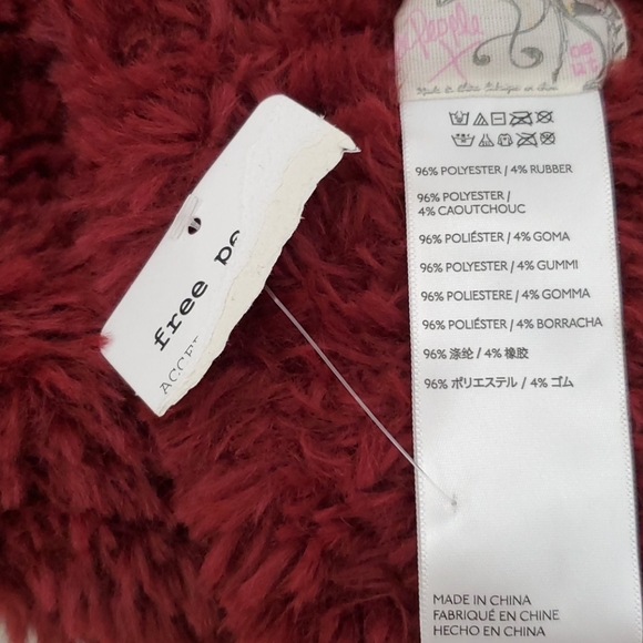 NWT Free People Head In The Clouds Berry Beanie - Picture 3 of 7